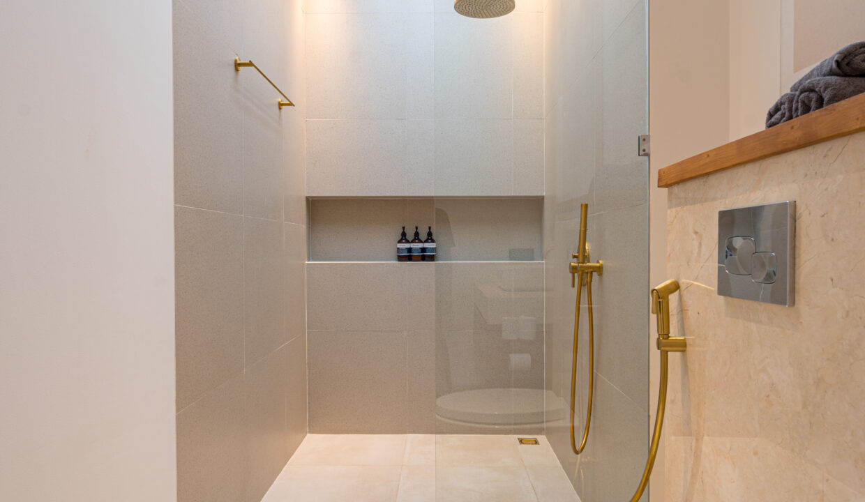 VILLA 3010-18